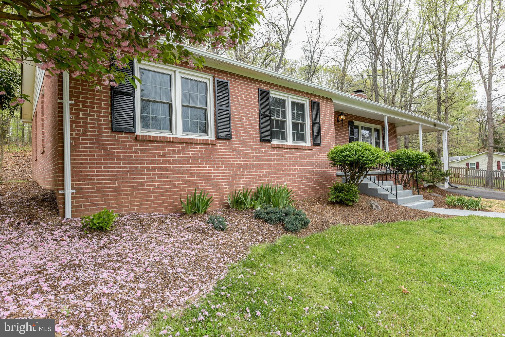 8030 Devlin Road Bristow, VA 20136 - Photo 2 of 27 Beautiful Brick Home
