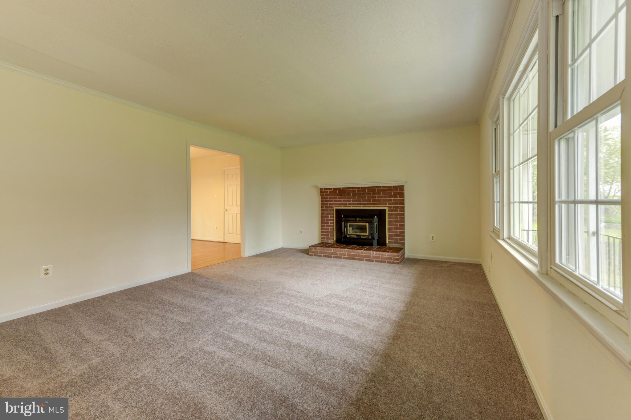 8030 Devlin Road Bristow, VA 20136 - Photo 13 of 27 Great for Entertaining