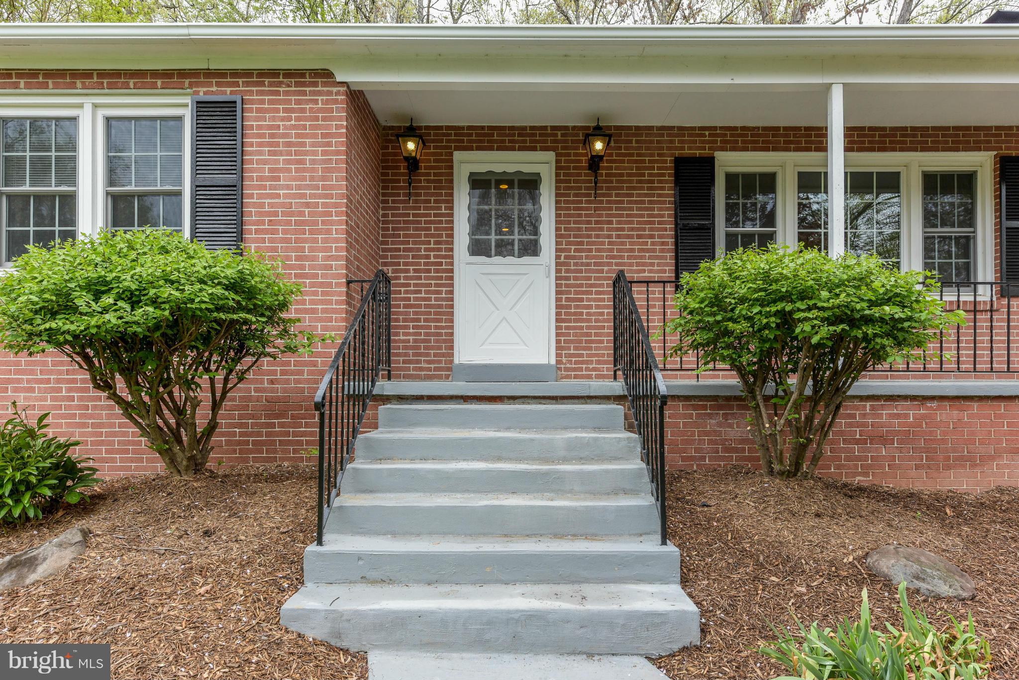 8030 Devlin Road Bristow, VA 20136 - Photo 4 of 27 Perfect for Front Porch Sitting