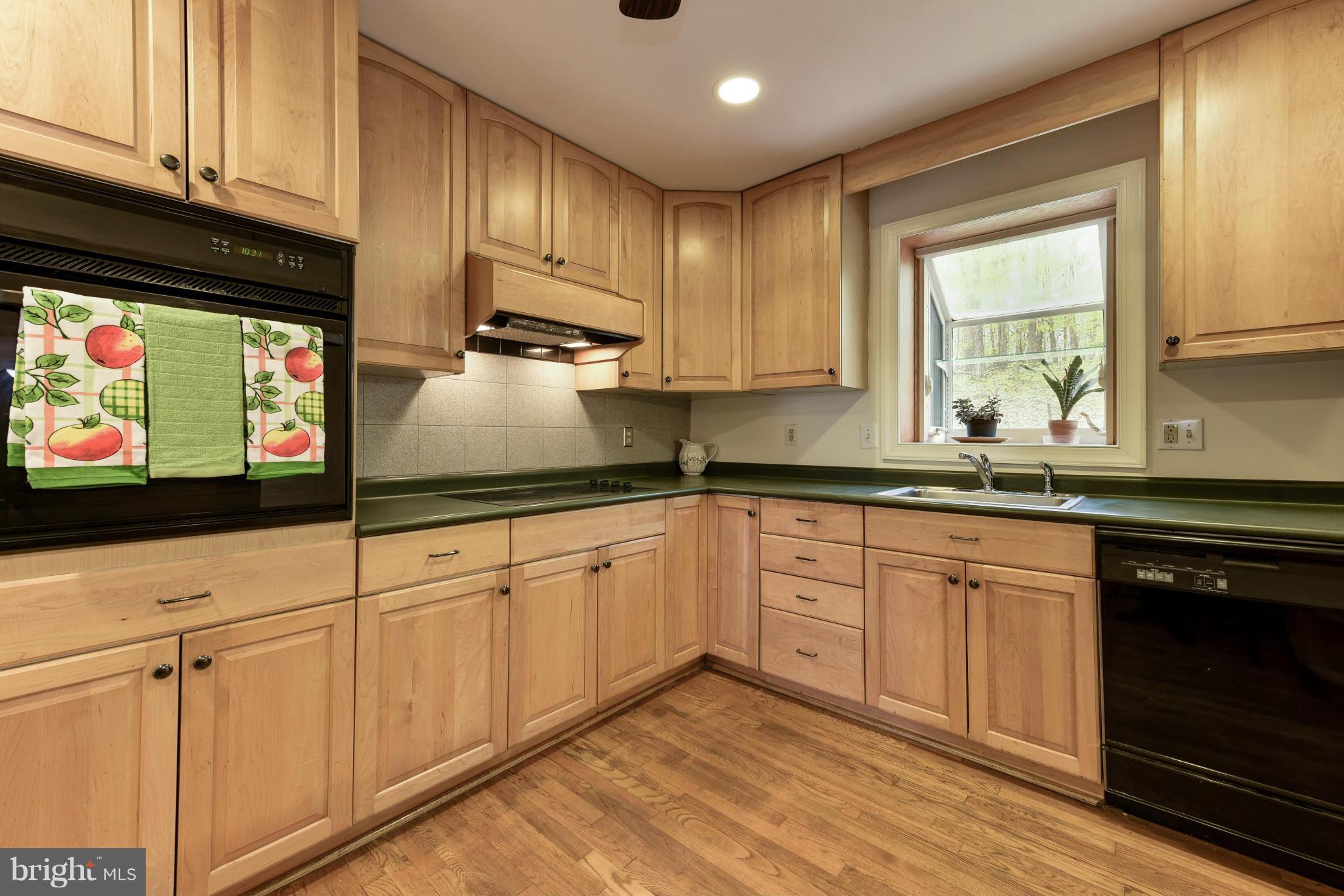 8030 Devlin Road Bristow, VA 20136 - Photo 5 of 27 Impeccable!