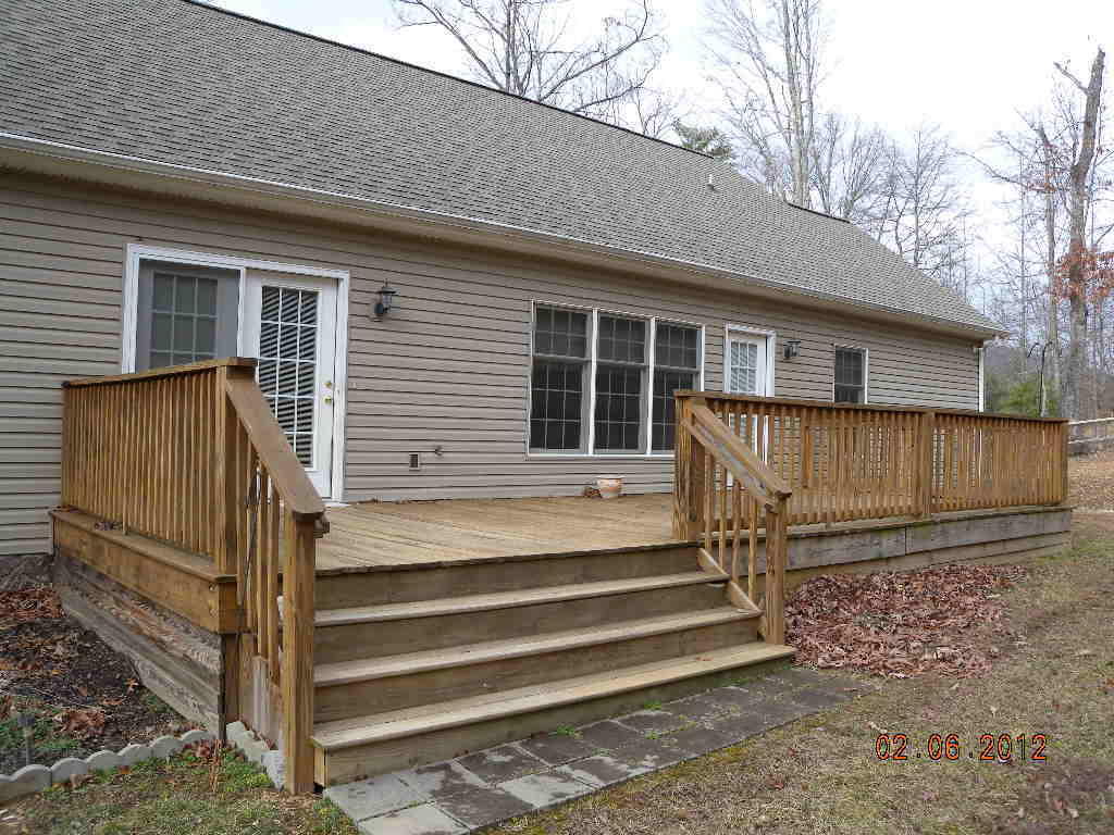 2095 Timberview Road Roanoke, VA 24019 - Photo 2 of 8 Back Deck