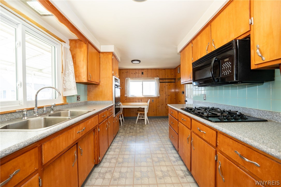 252 Roland Street Cheektowaga, NY 14212 - Photo 11 of 47