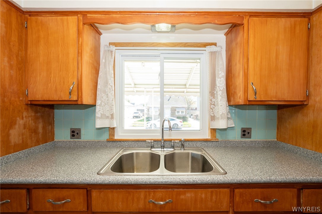 252 Roland Street Cheektowaga, NY 14212 - Photo 13 of 47