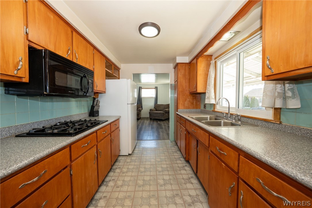 252 Roland Street Cheektowaga, NY 14212 - Photo 15 of 47