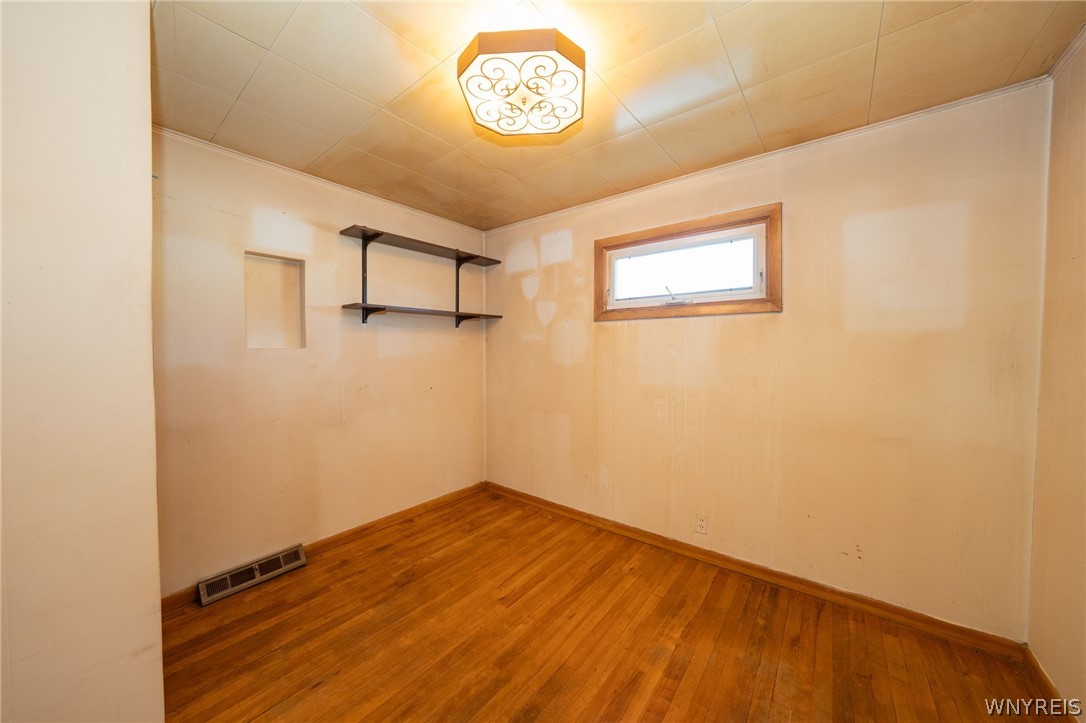 252 Roland Street Cheektowaga, NY 14212 - Photo 22 of 47 1st floor Bedroom