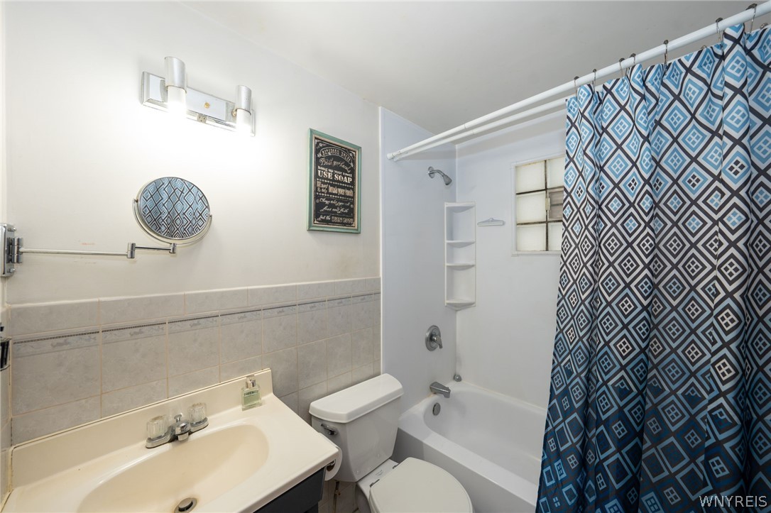 252 Roland Street Cheektowaga, NY 14212 - Photo 25 of 47 Full Bath
