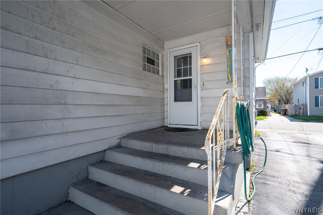 252 Roland Street Cheektowaga, NY 14212 - Photo 5 of 47