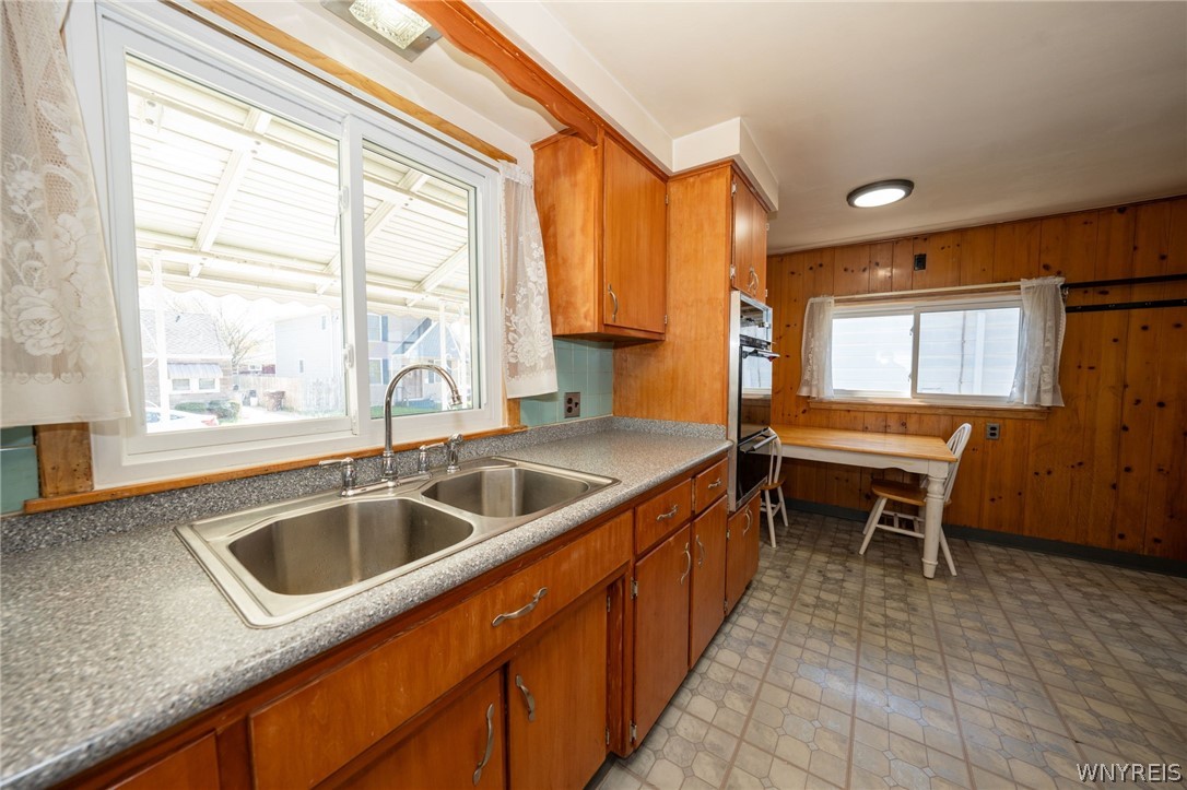252 Roland Street Cheektowaga, NY 14212 - Photo 10 of 47