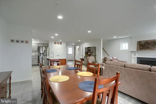 $419,900 | 7407 Red Oak Court, Harrisburg, PA 17112