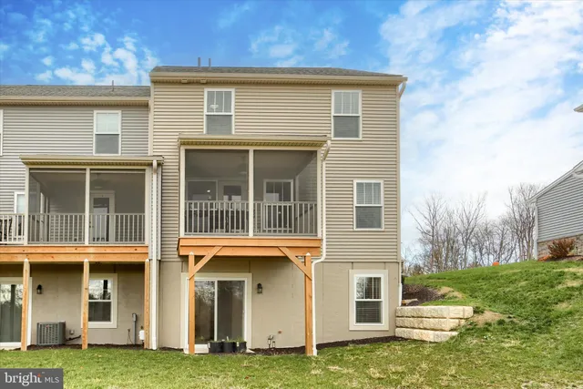 $419,900 | 7407 Red Oak Court, Harrisburg, PA 17112