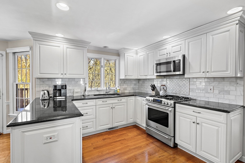 69 Jefferson Road Franklin, MA 02038 - Photo 3 of 34