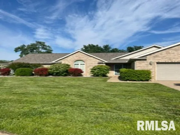 $240,000 | 1307 North Magnolia Drive, Marion, IL 62959