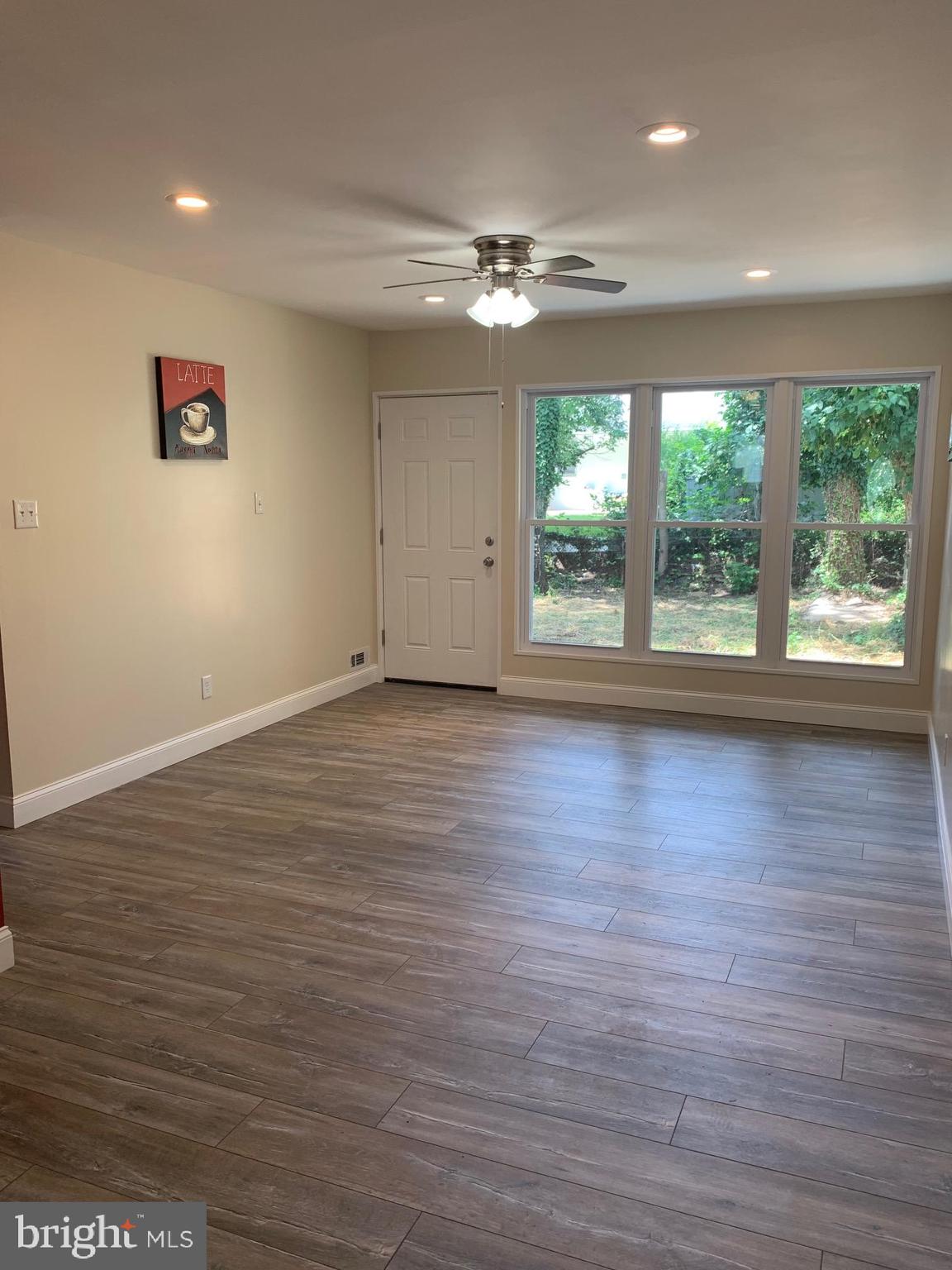 7626 Oxman Road Landover, MD 20785 - Photo 14 of 35 Living Rm view 3
