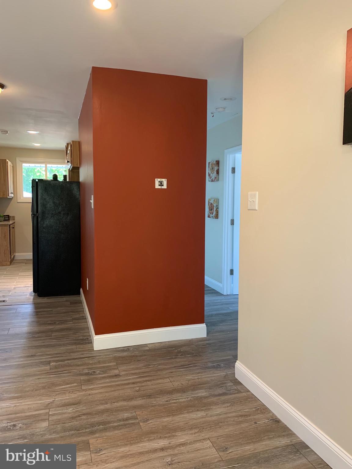 7626 Oxman Road Landover, MD 20785 - Photo 16 of 35 Living Rm/hallway view