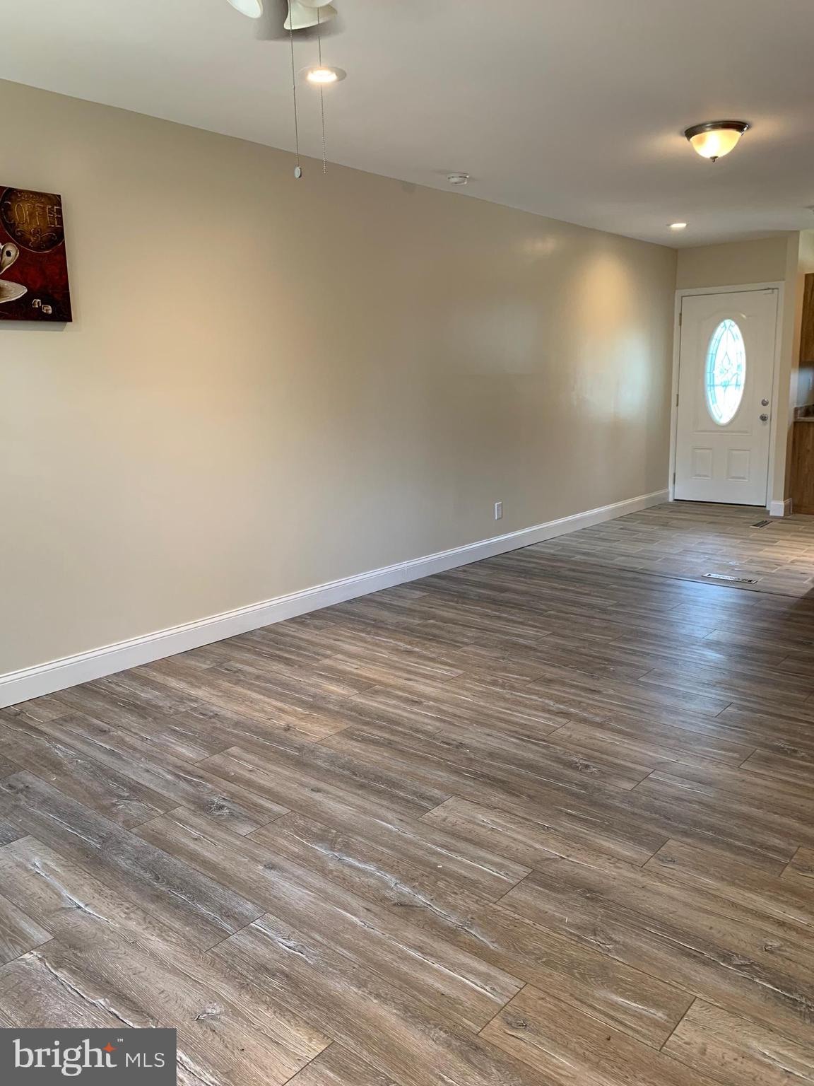 7626 Oxman Road Landover, MD 20785 - Photo 5 of 35 Entryway view