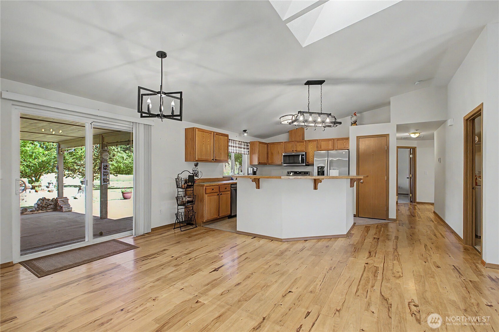 10548 179th Avenue Southwest Rochester, WA 98579 - Photo 7 of 36