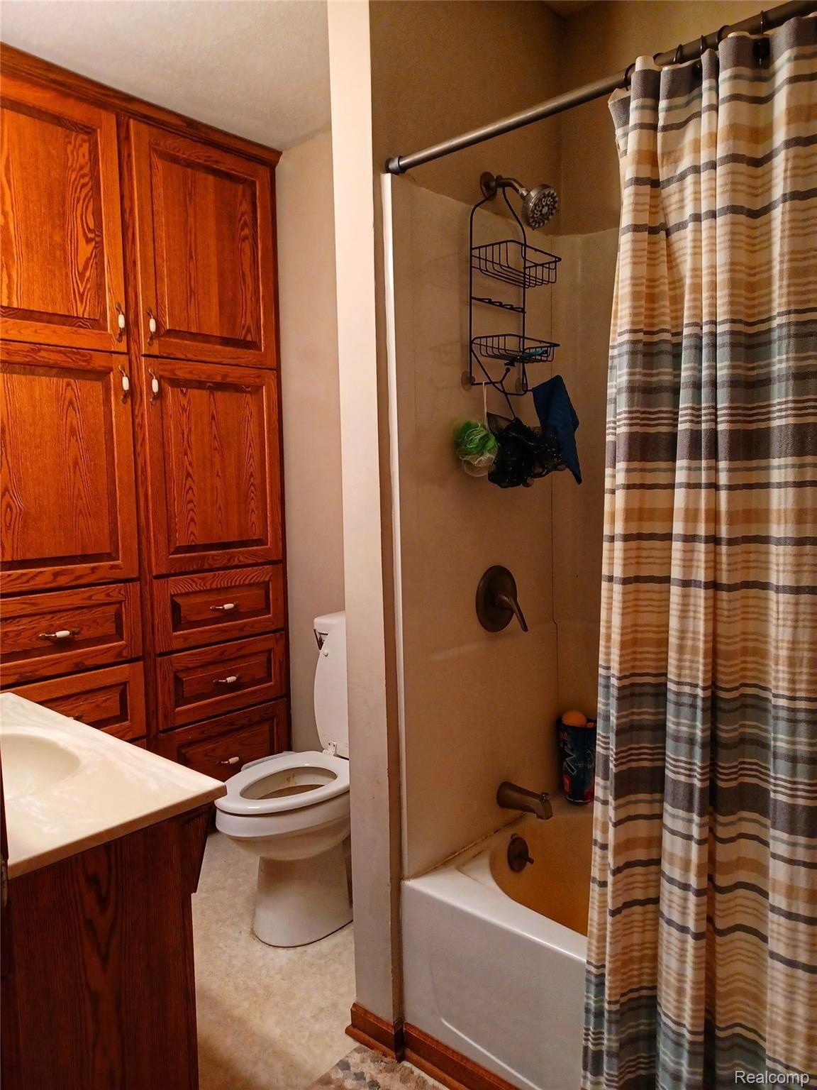 3410 South Iva Road Hemlock, MI 48626 - Photo 17 of 30 20210903_184631-01.jpeg