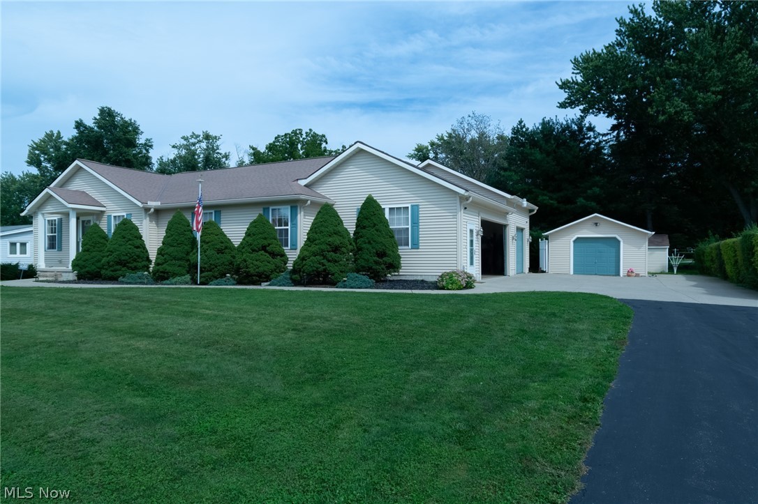6433 Oberlin Road Lorain, OH 44053 - Photo 2 of 31 Gallery Image 2