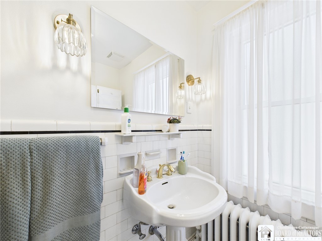 915 Washington Street Olean, NY 14760 - Photo 23 of 39 Full Bath