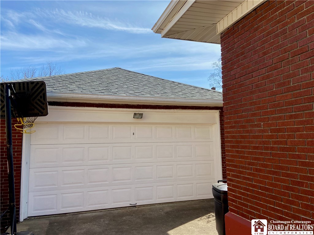 915 Washington Street Olean, NY 14760 - Photo 31 of 39 Garage
