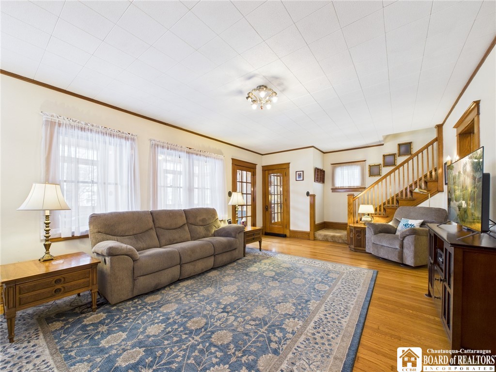 915 Washington Street Olean, NY 14760 - Photo 8 of 39 Living Room