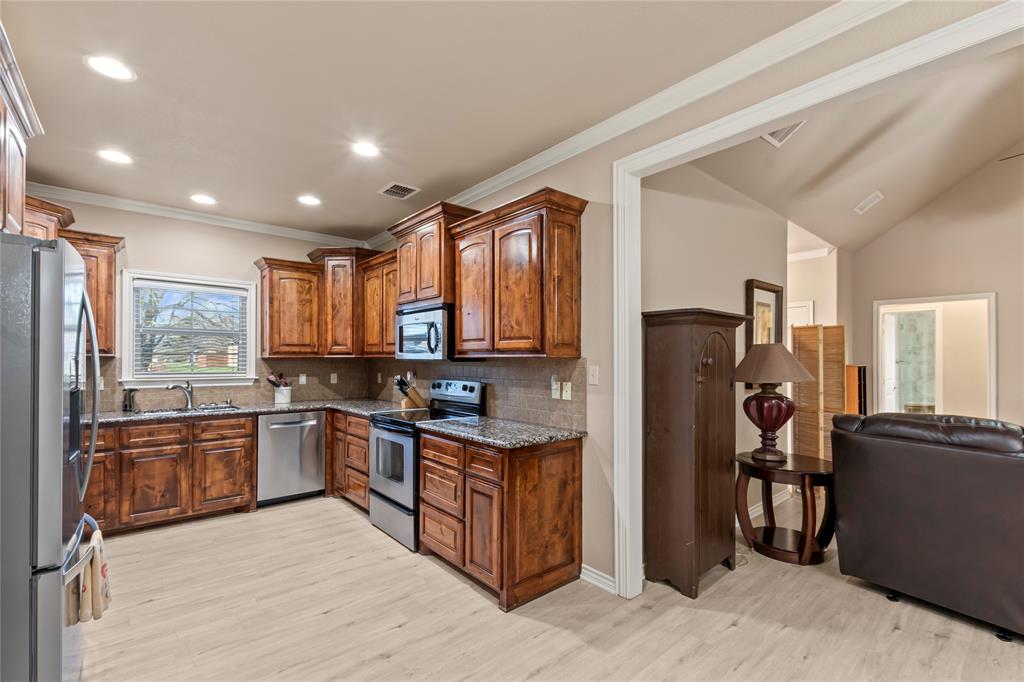 104 Blake Avenue Mabank, TX 75147 - Photo 5 of 29