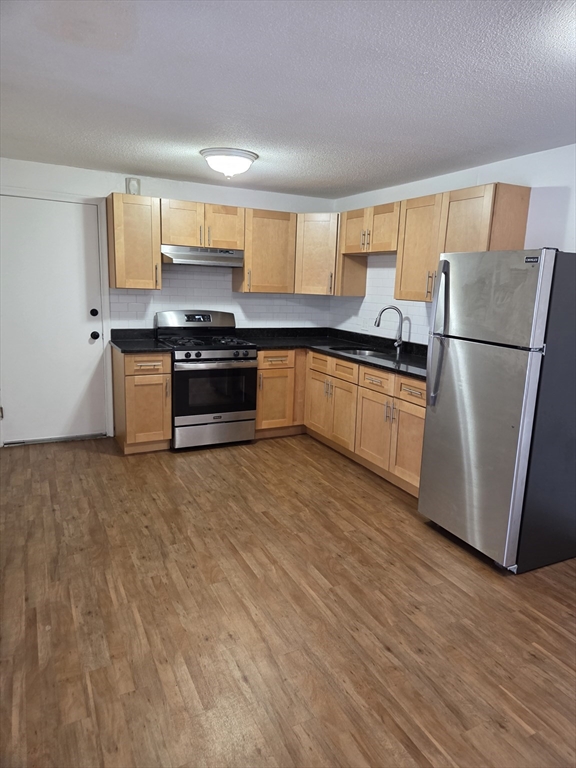 14 Tiffany Road, Unit 10 Salem, NH 03079 - Photo 2 of 6