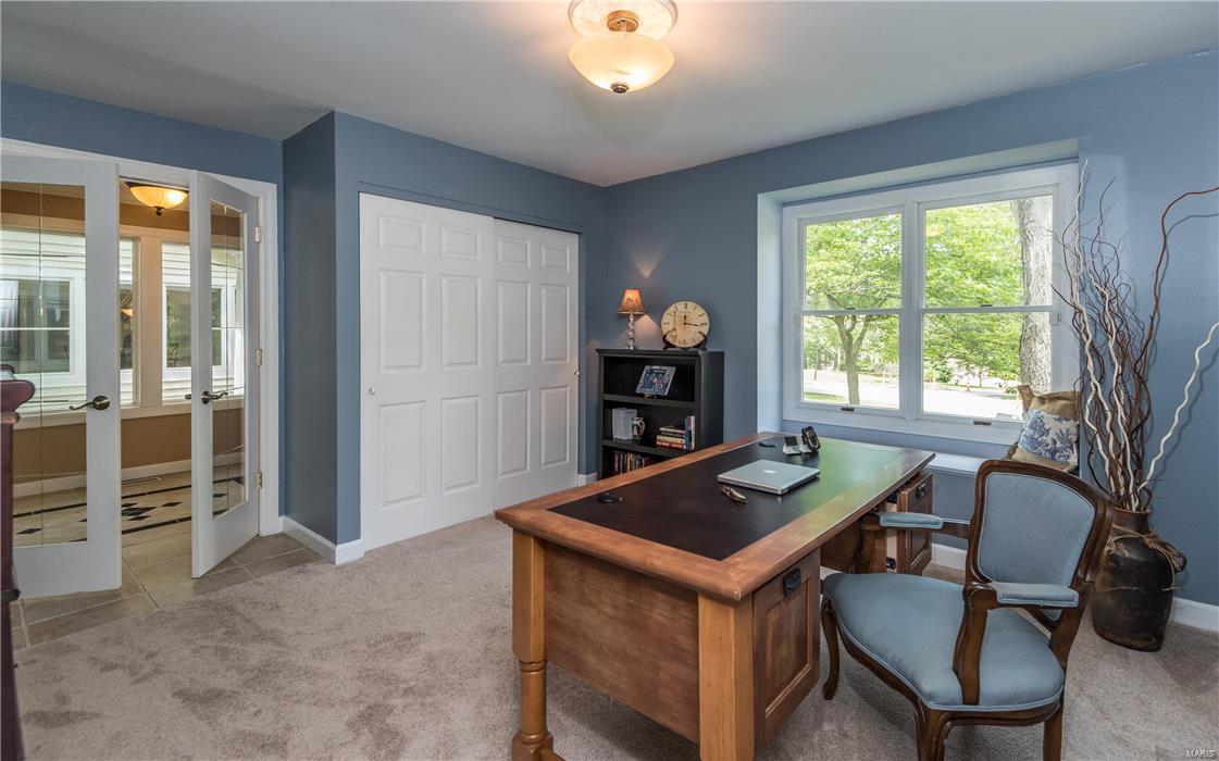 160 Ladue Farm Road Chesterfield, MO 63141 - Photo 4 of 33 Gallery Image 4