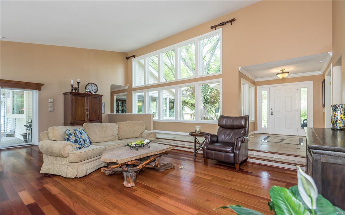 160 Ladue Farm Road Chesterfield, MO 63141 - Photo 5 of 33 Gallery Image 5