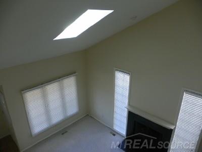 621 South Crooks Road Clawson, MI 48017 - Photo 9 of 14 31287071-8.JPG