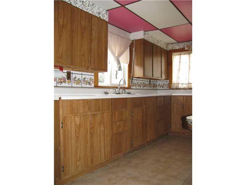 72 Hughey Road Greenville, PA 16125 - Photo 11 of 23 Kitchen.