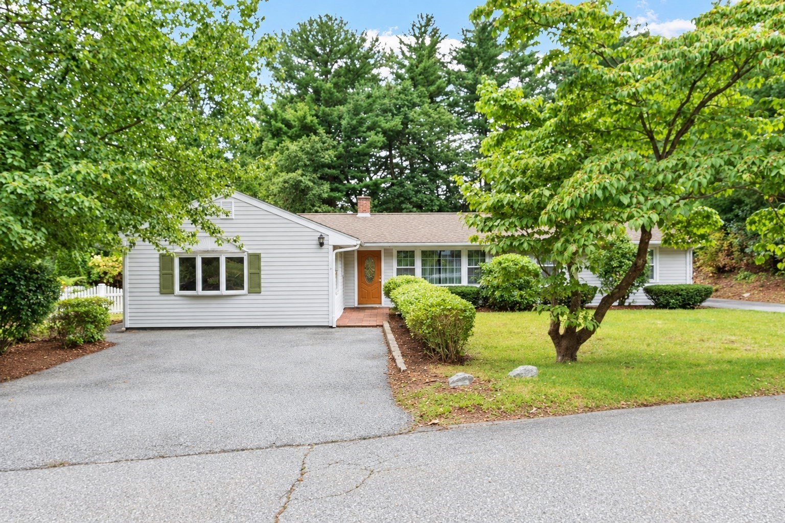 4 Algonquin Road Chelmsford, MA 01824 - Photo 2 of 31 Gallery Image 2
