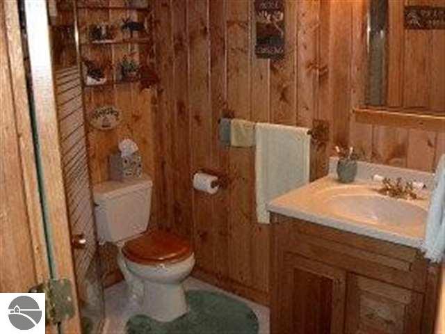 6919 East Birch Point Road Traverse City, MI 49684 - Photo 10 of 21 1717527-9.JPG