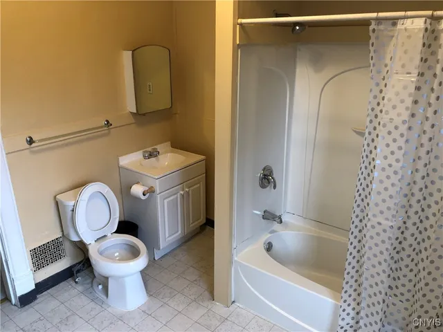 $185,000 | 708 Bear Street, Unit 10, Syracuse, NY 13208