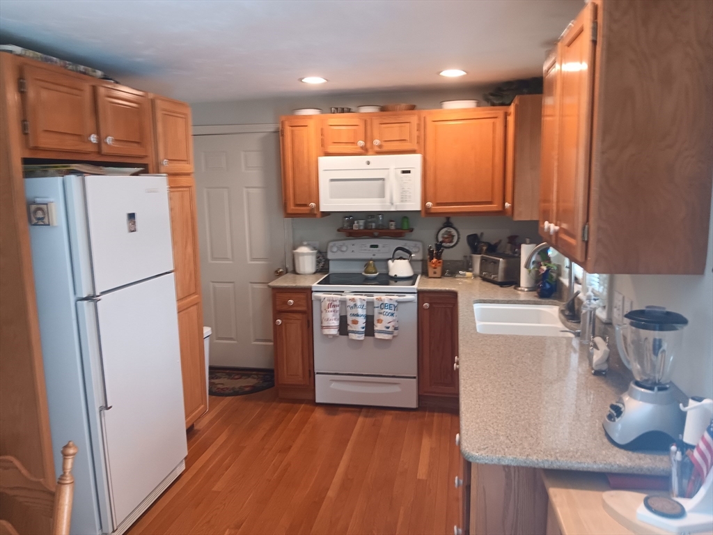 3 Sycamore Road Shrewsbury, MA 01545 - Photo 3 of 15 Gallery Image 3