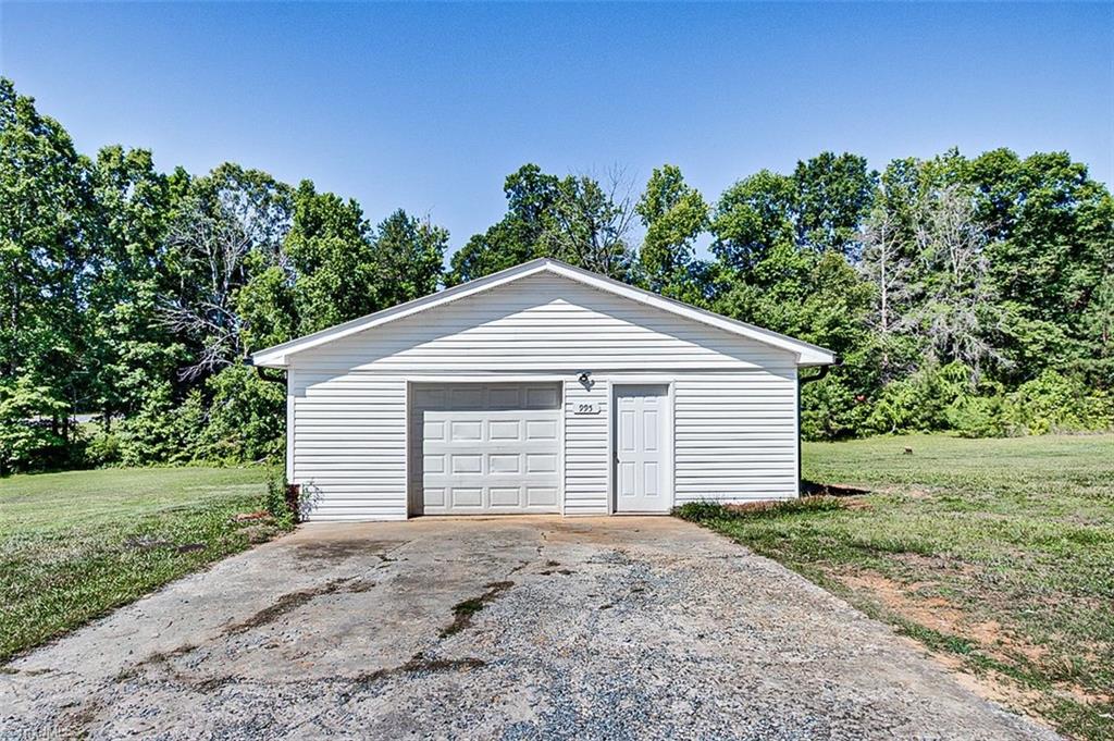 995 Farmer Road Denton, NC 27239 - Photo 29 of 33