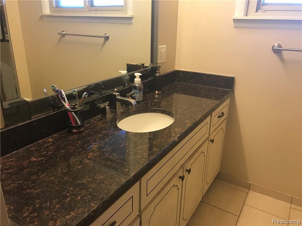 14868 Frazho Road Warren, MI 48089 - Photo 17 of 36 17.JPG