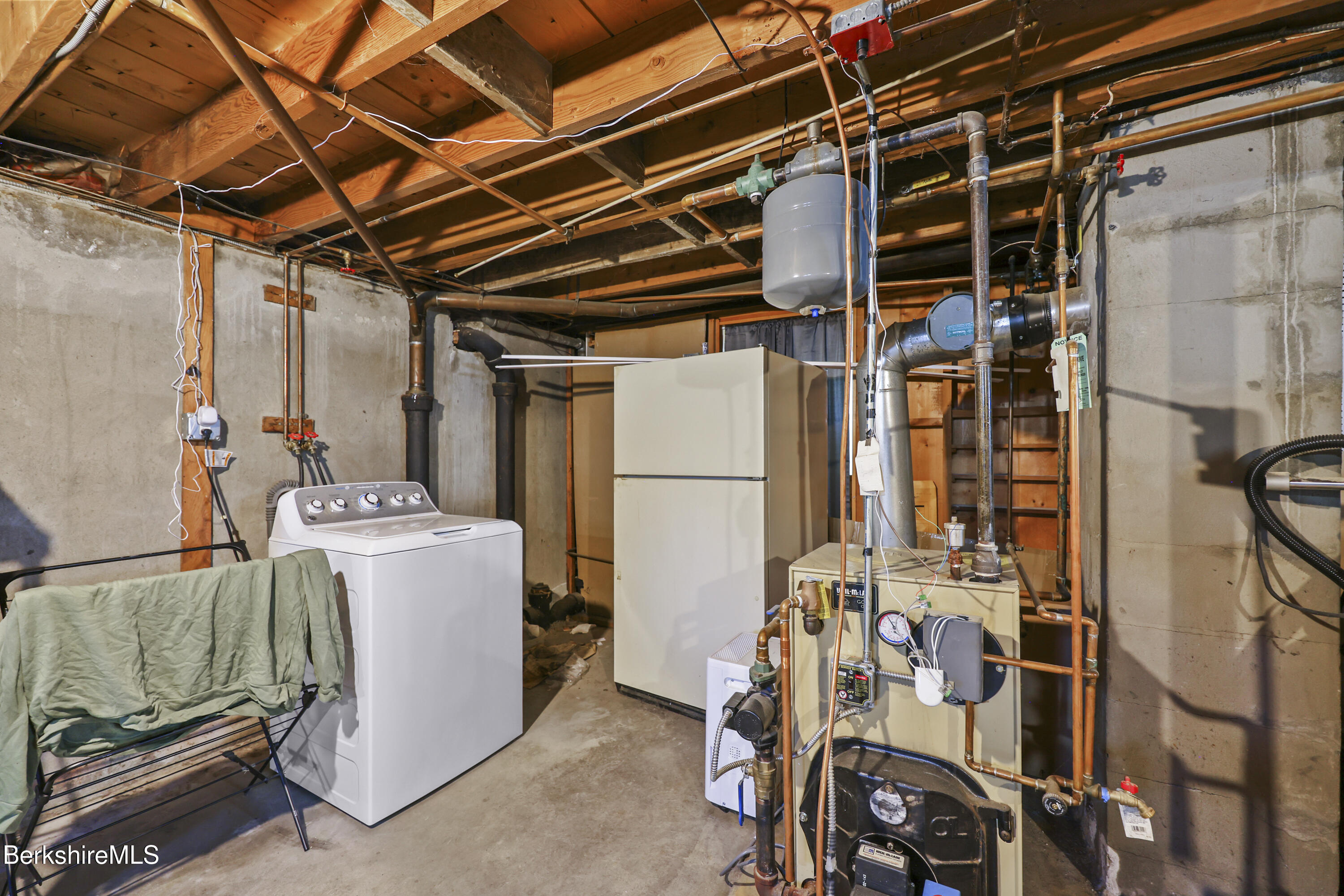 8 Alba Avenue Pittsfield, MA 01201 - Photo 32 of 36 Lower Level