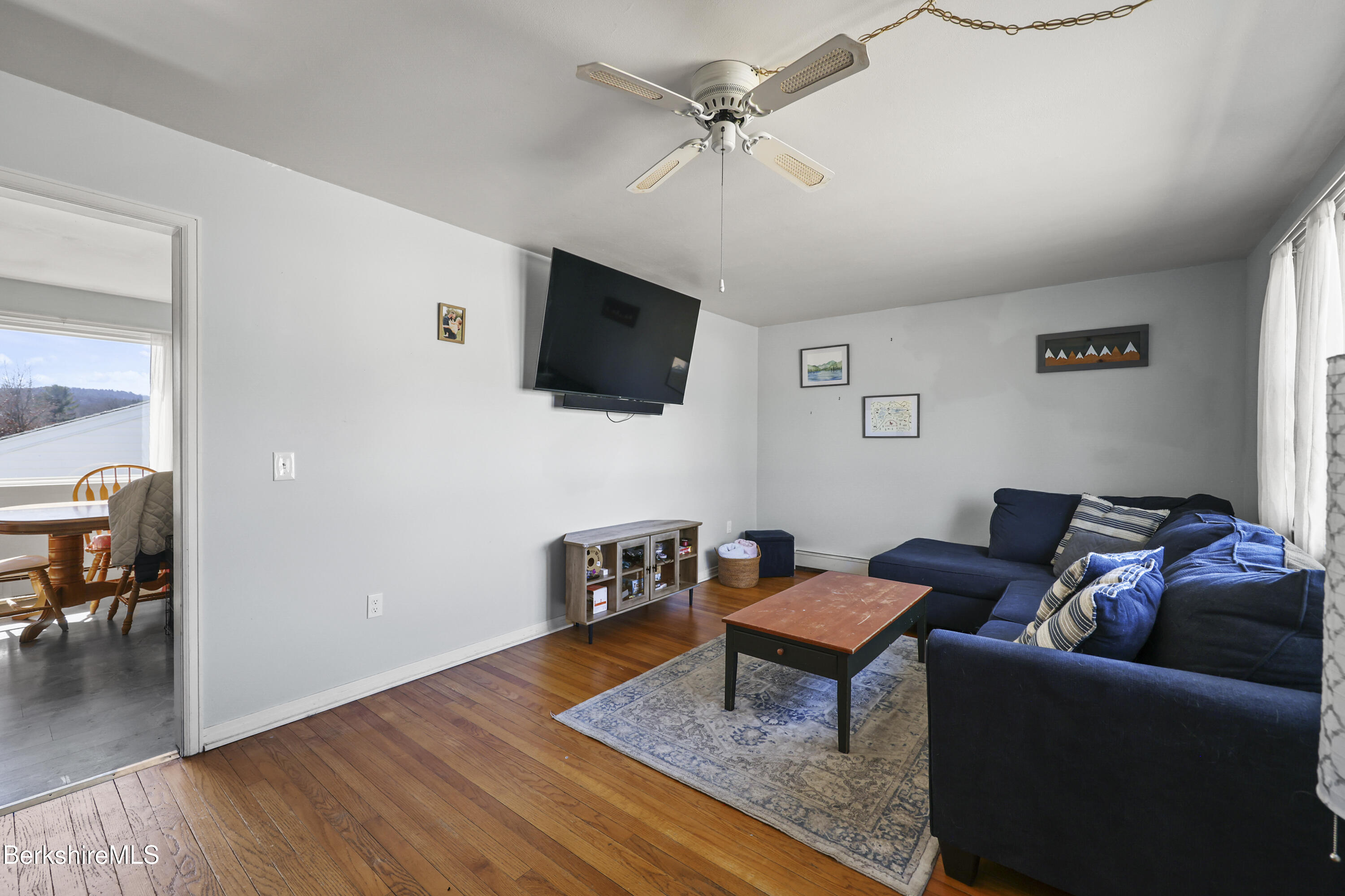 8 Alba Avenue Pittsfield, MA 01201 - Photo 4 of 36 Living Room