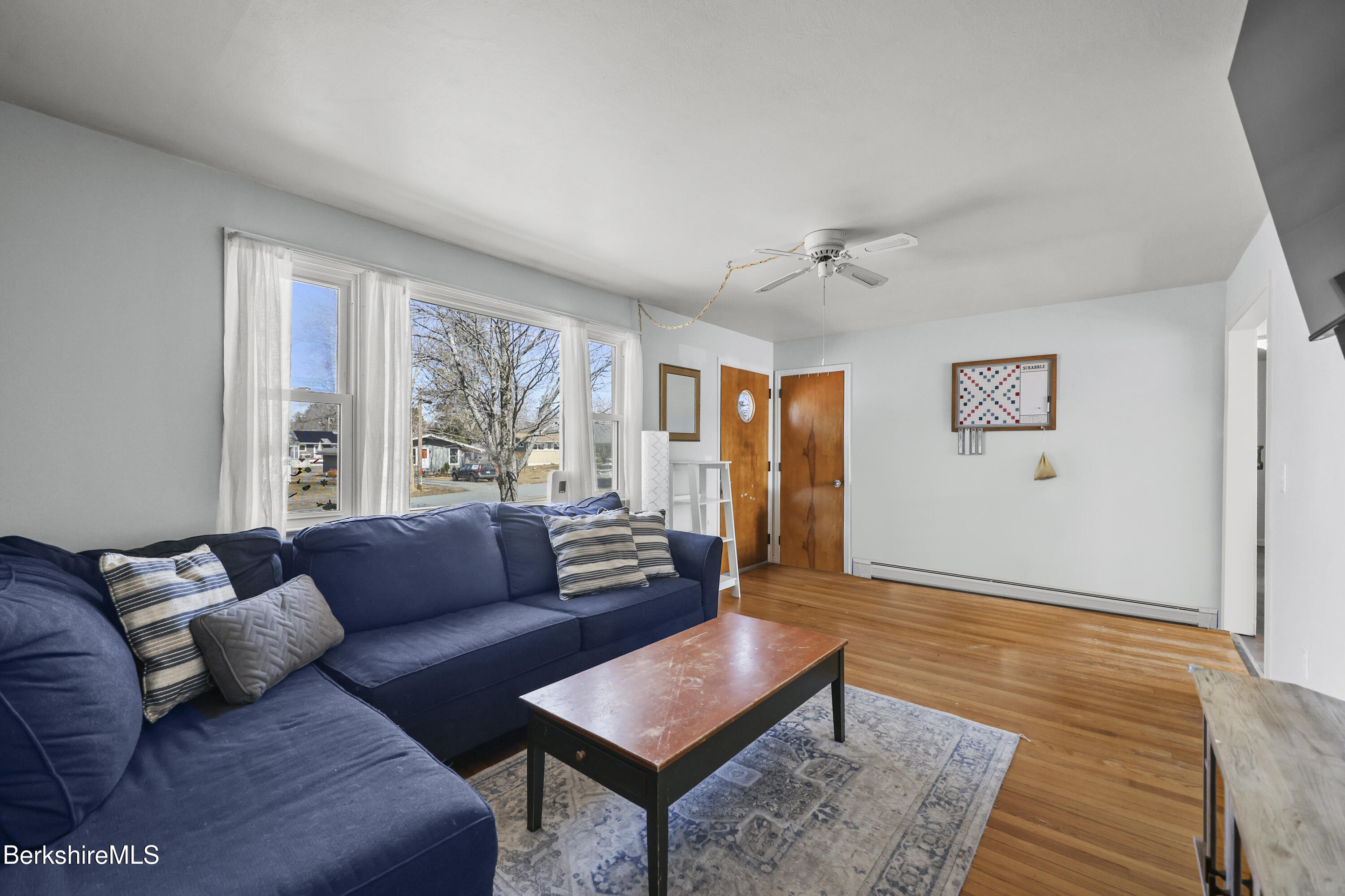 8 Alba Avenue Pittsfield, MA 01201 - Photo 7 of 36 Living Room