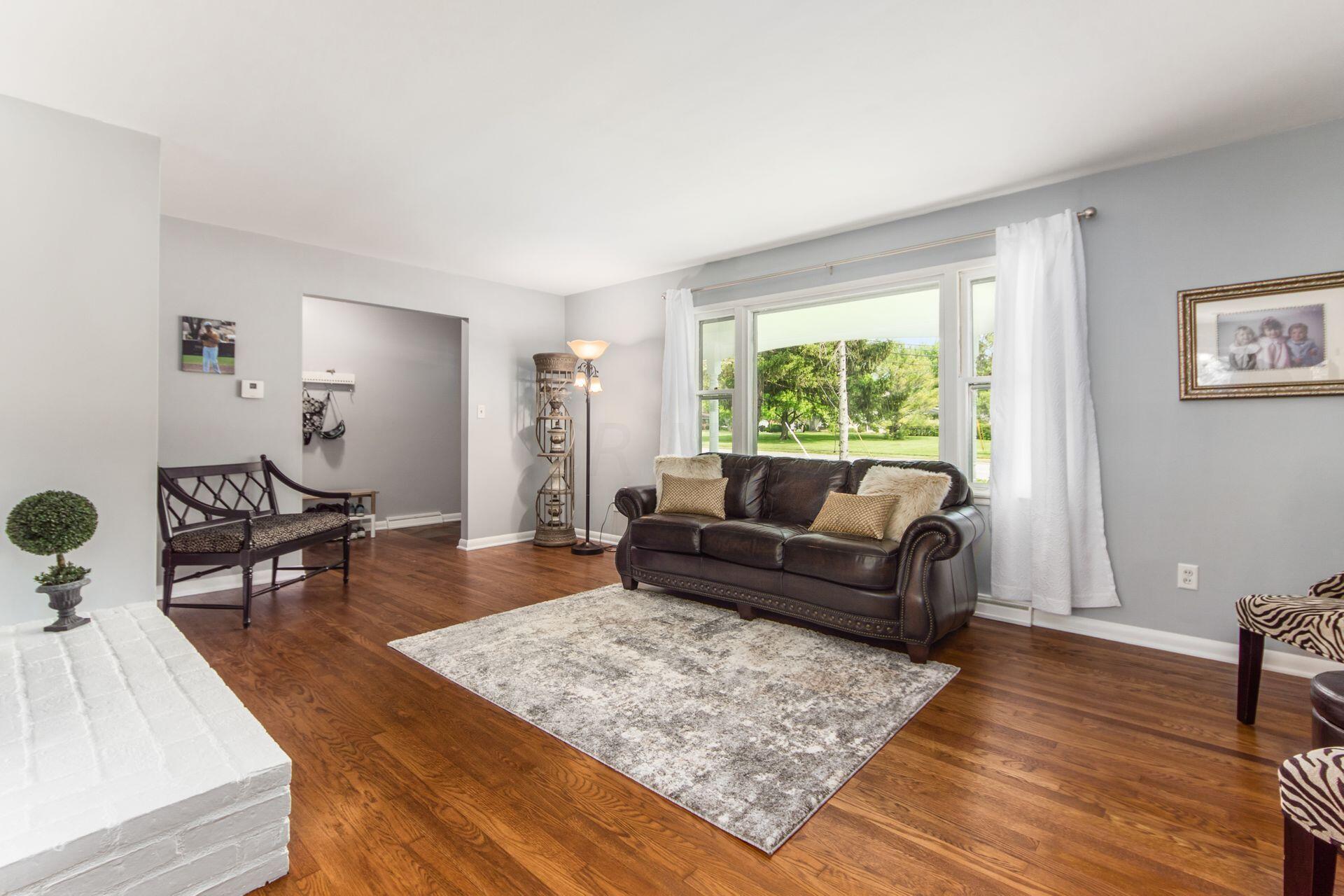 1527 Fishinger Road Columbus, OH 43221 - Photo 6 of 27 008_fb6d_M 1527 Fischinger009