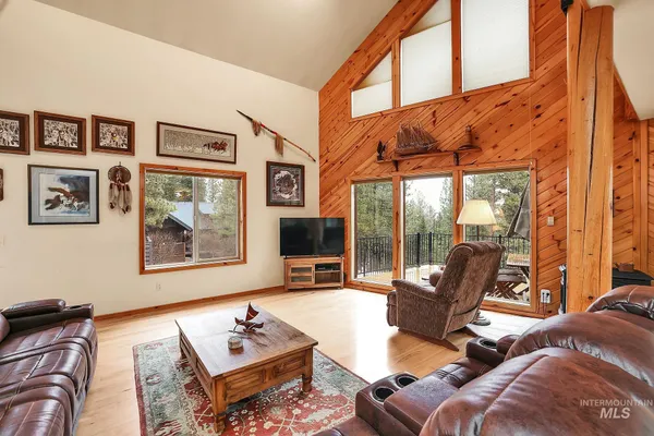 $725,000 | 2006 Demaret Court, New Meadows, ID 83654