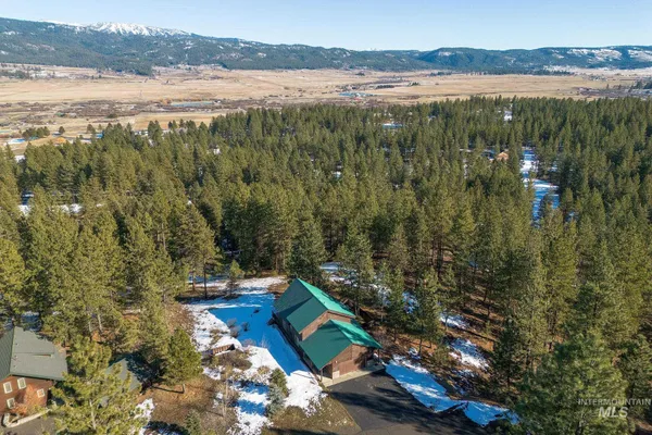 $725,000 | 2006 Demaret Court, New Meadows, ID 83654
