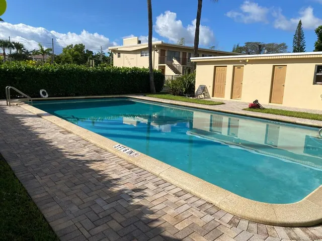 $150,000 | 2303 South Federal Highway, Unit 19, Boynton Beach, FL 33435