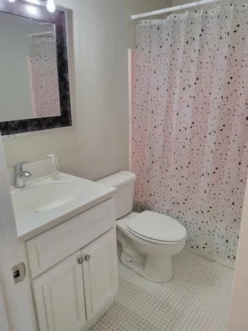 $150,000 | 2303 South Federal Highway, Unit 19, Boynton Beach, FL 33435