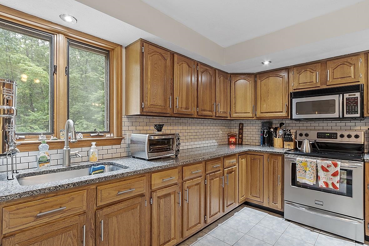 114 Ball Hill Road Milford, NH 03055 - Photo 11 of 39