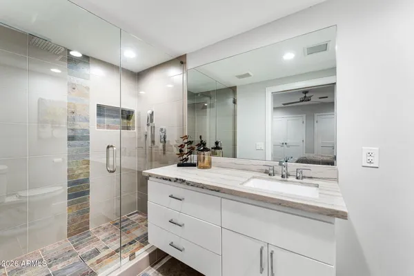 $4,250,000 | 9030 North 48th Place, Paradise Valley, AZ 85253