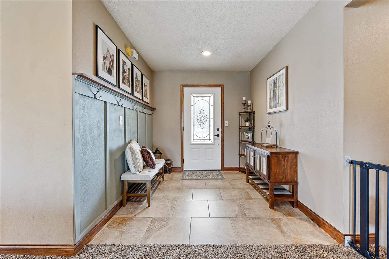 1915 Highland Road Ely, IA 52227 - Photo 3 of 34 Gallery Image 3