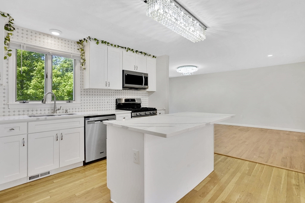 990 Frank Smith Road Longmeadow, MA 01106 - Photo 7 of 42