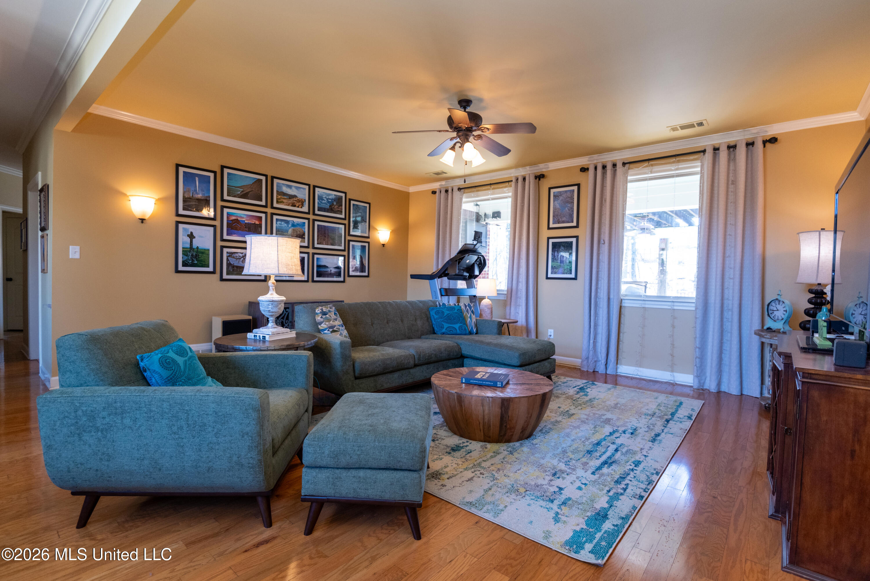 2635 College Road Southaven, MS 38672 - Photo 6 of 44 Living Room
